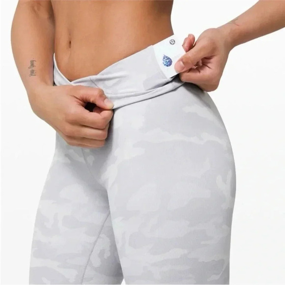 Lululemon Wunder Under High-Rise Tight 25" *Luxtreme
Incognito Camo W5CQUS - Picture 3 of 12